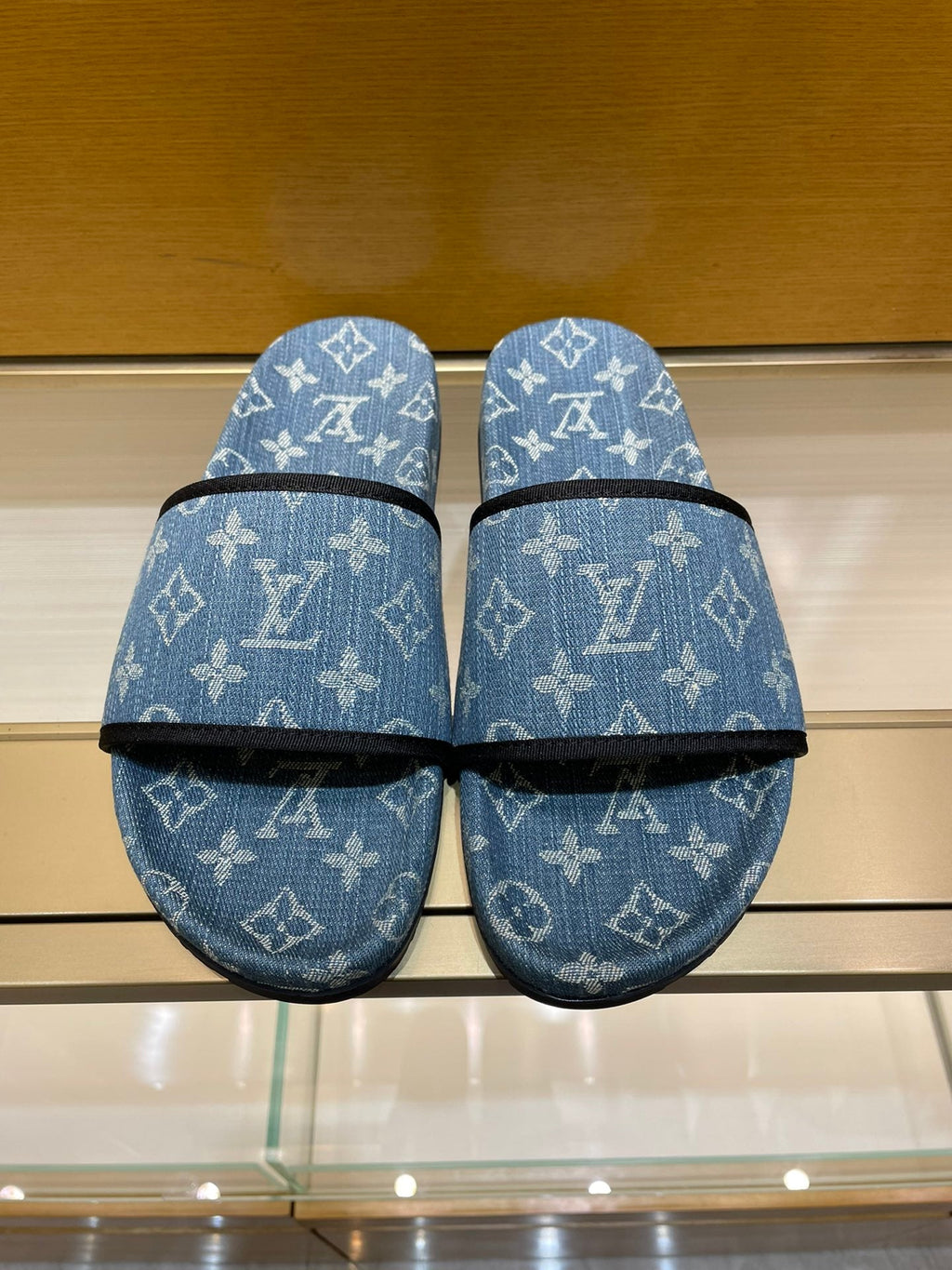 Louis Vuitton Men Slides